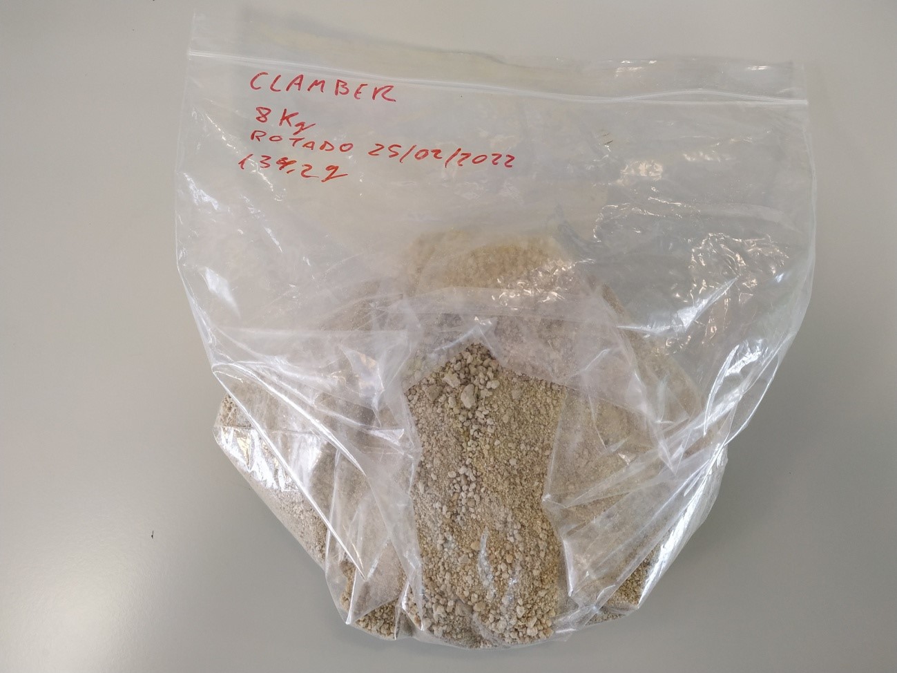 Polihidroxialcanoato (PHA) producido en CLaMber y precursor del Bioplástico